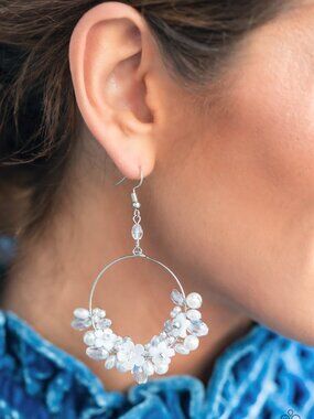 Paparazzi Jewelry Accessories - Floating Gardens - White Earrings - Vintage